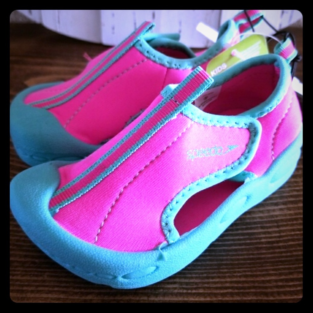 Speedo water shoes